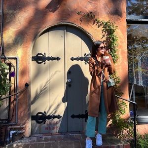 Meet your Posher, Chom